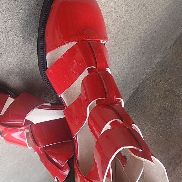 Red patent leather shoes. RONALD McDonald's ❤️ - Picture 4 of 4